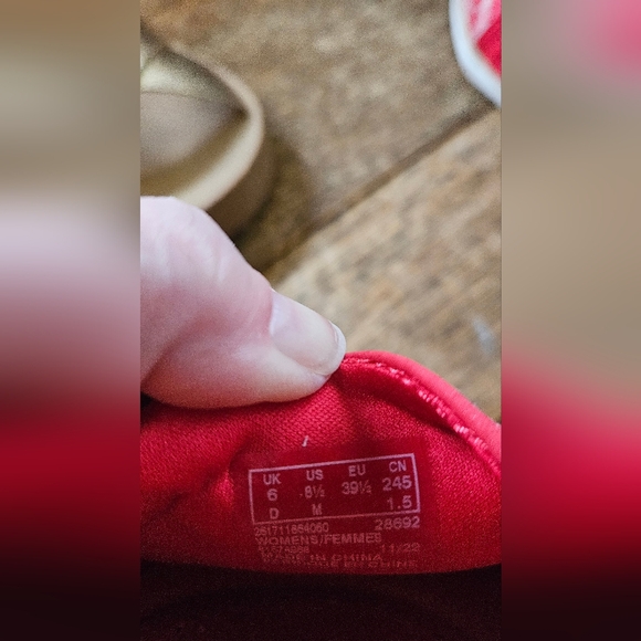 Clarks Women's Elaina Harbor Cherry Red With White Floral Embroidery - Picture 9 of 9